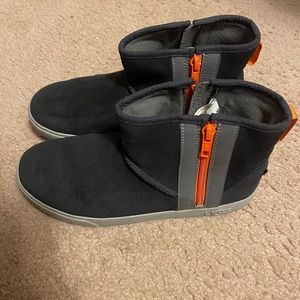 Ugg boots size 6 in big boys